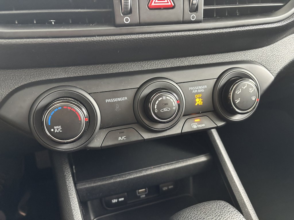 2023 Kia Forte LX IVT in Saint-Georges, Quebec - 16 - w1024h768px