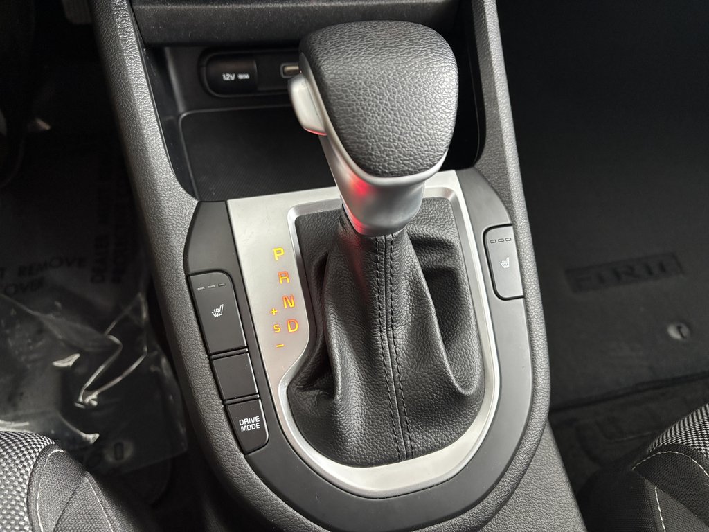 2023 Kia Forte LX IVT in Saint-Georges, Quebec - 17 - w1024h768px