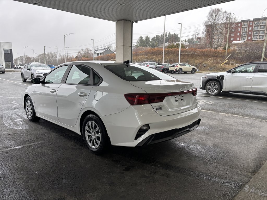 2023 Kia Forte LX IVT in Saint-Georges, Quebec - 5 - w1024h768px