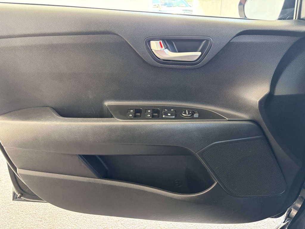 Kia Rio EX Premium 2023 à Saint-Georges, Québec - 17 - w1024h768px