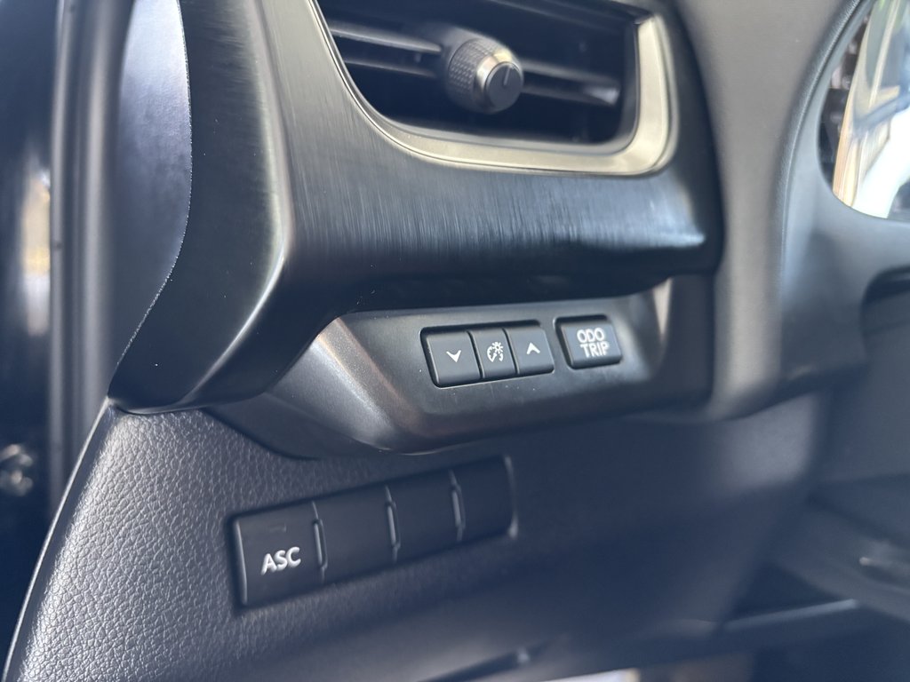Lexus UX 250h CVT 2022 à Saint-Georges, Québec - 18 - w1024h768px