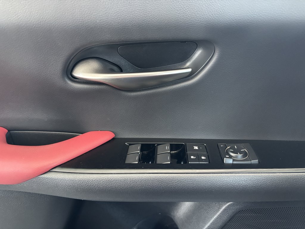 Lexus UX 250h CVT 2022 à Saint-Georges, Québec - 19 - w1024h768px