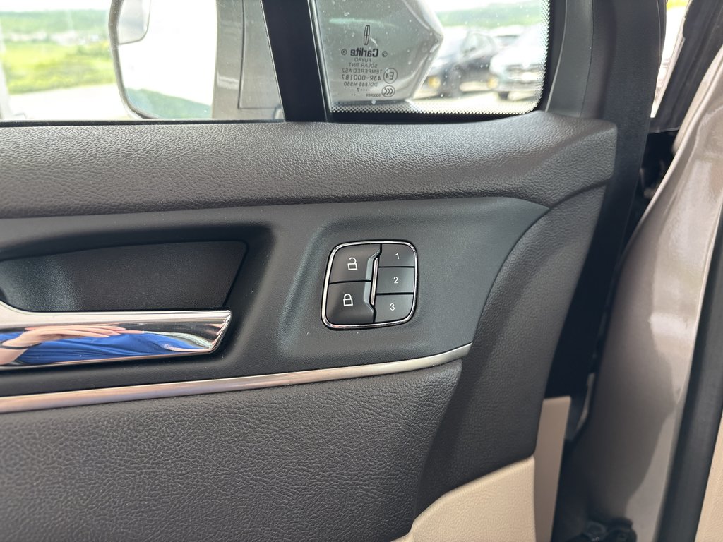 Lincoln MKC AWD 4dr Select 2017 à Saint-Georges, Québec - 19 - w1024h768px