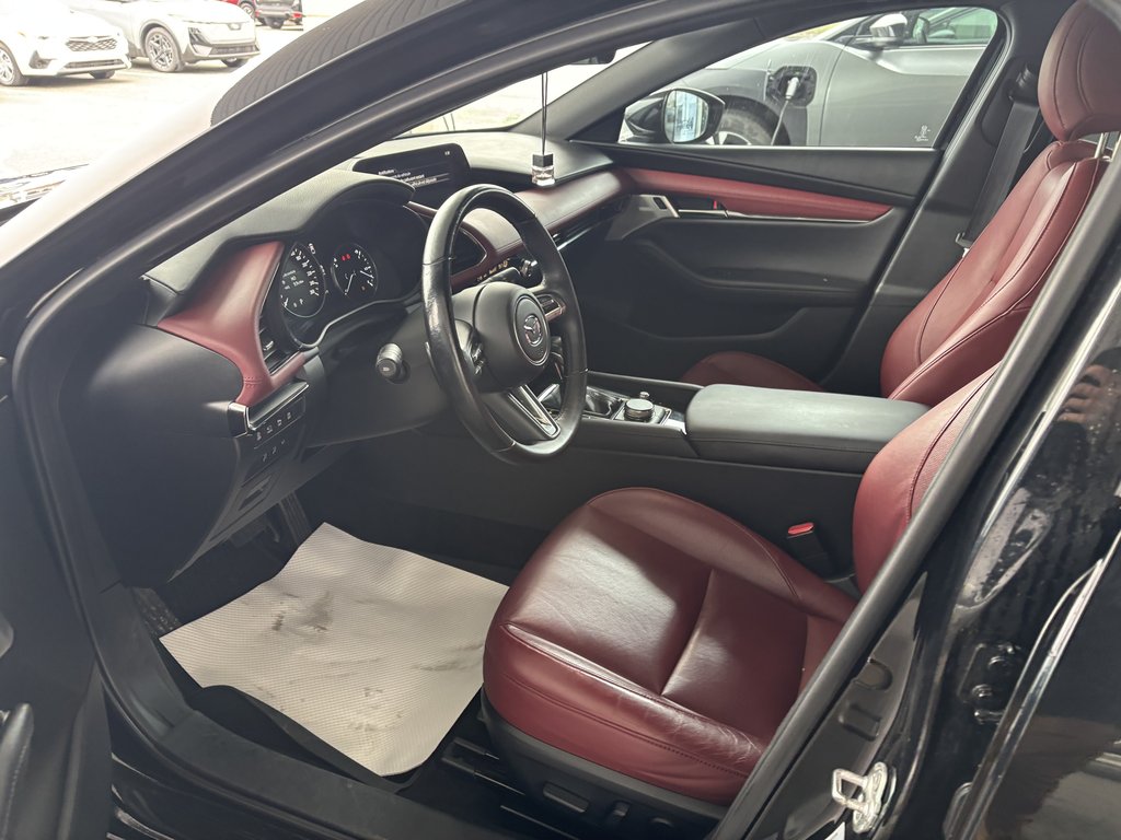 2023 Mazda 3 Sport GT w-Turbo Auto i-ACTIV AWD in Saint-Georges, Quebec - 9 - w1024h768px