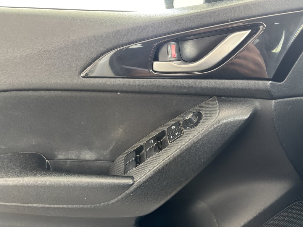 2015 Mazda 3 4dr Sdn Man GX in Saint-Georges, Quebec - 17 - w1024h768px