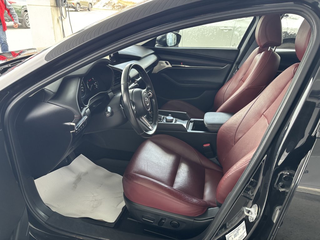 2022 Mazda 3 GT Auto i-ACTIV AWD in Saint-Georges, Quebec - 11 - w1024h768px