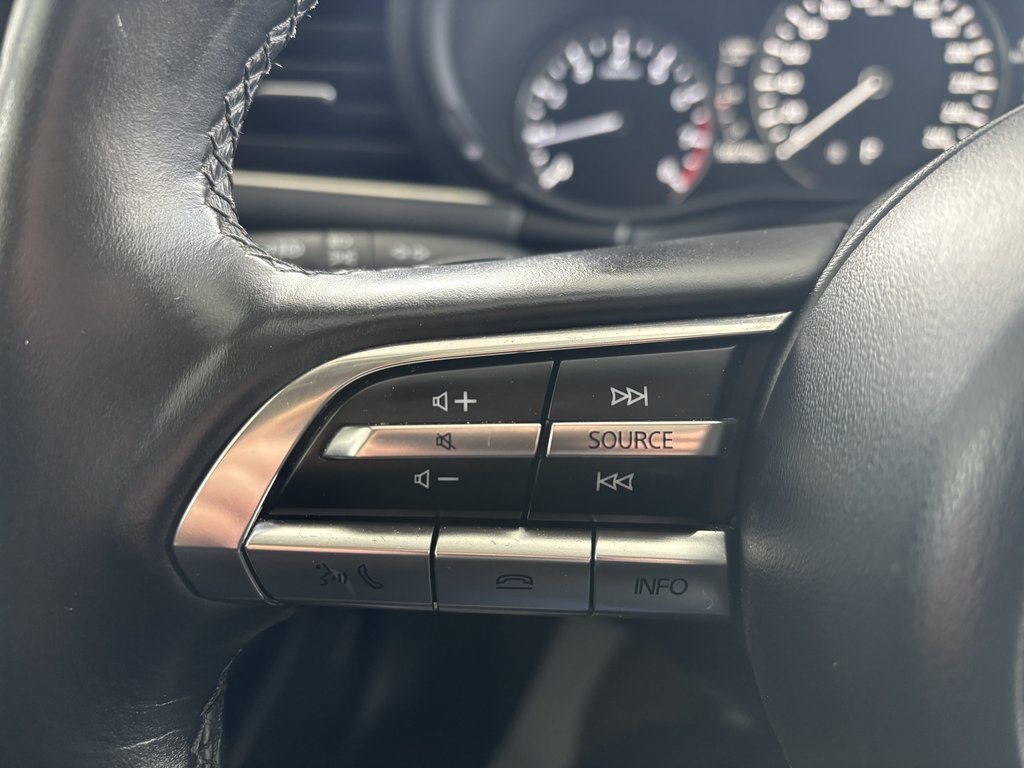 2022 Mazda 3 GT Auto i-ACTIV AWD in Saint-Georges, Quebec - 14 - w1024h768px