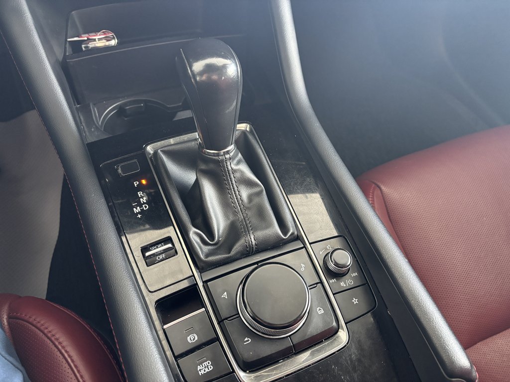 2022 Mazda 3 GT Auto i-ACTIV AWD in Saint-Georges, Quebec - 17 - w1024h768px
