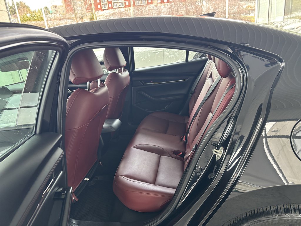 2022 Mazda 3 GT Auto i-ACTIV AWD in Saint-Georges, Quebec - 22 - w1024h768px