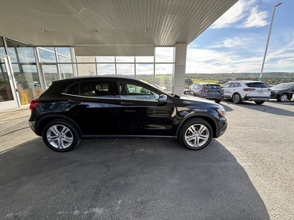 2015  GLA-Class 4MATIC 4dr GLA 250 in Saint-Georges, Quebec - 2 - w1024h768px