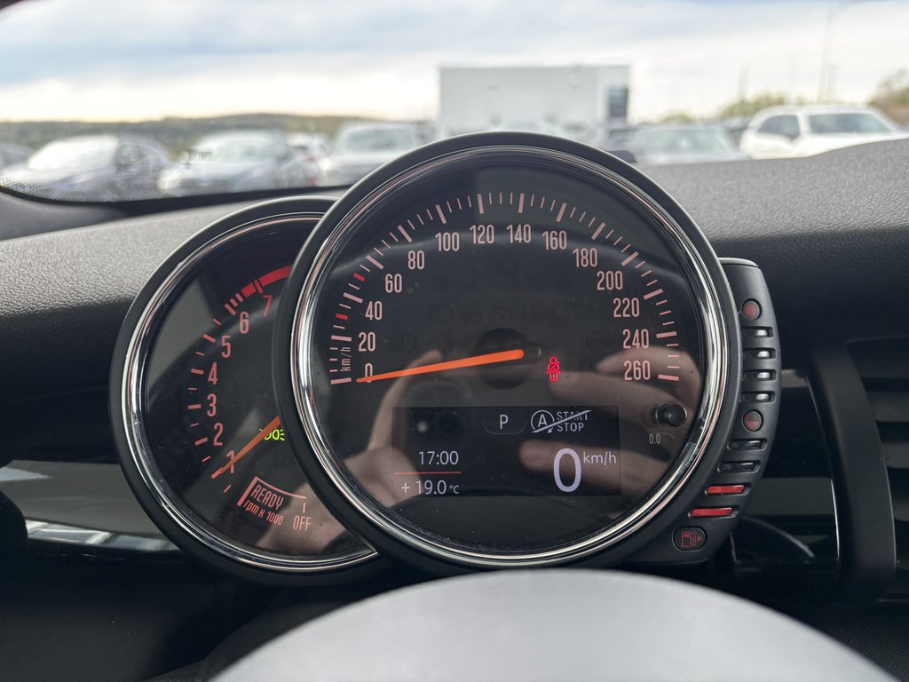 2015 MINI Cooper Hardtop 3dr HB in Saint-Georges, Quebec - 11 - w1024h768px