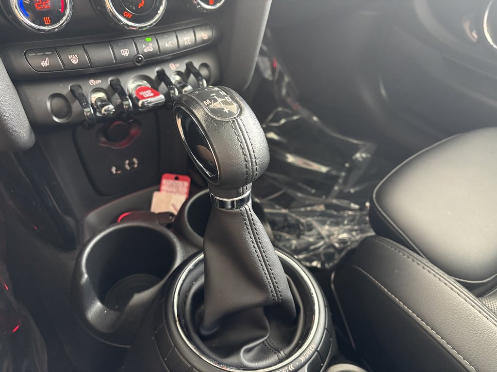 2015 MINI Cooper Hardtop 3dr HB in Saint-Georges, Quebec - 16 - w1024h768px