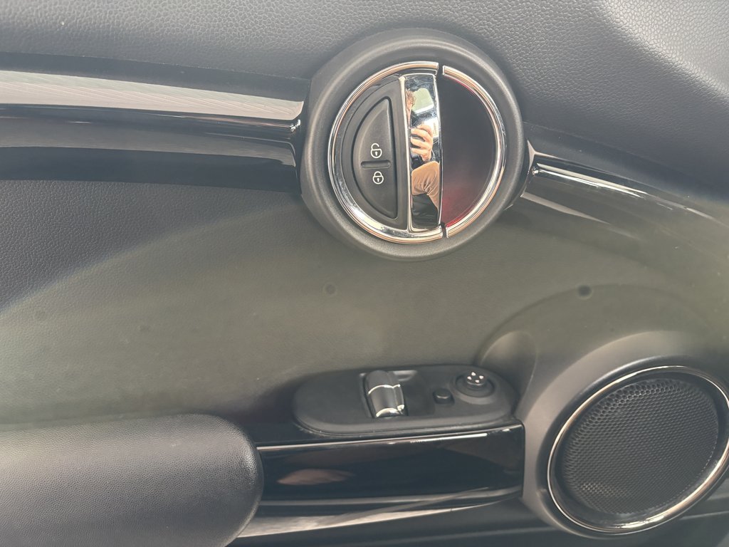 2015 MINI Cooper Hardtop 3dr HB in Saint-Georges, Quebec - 17 - w1024h768px