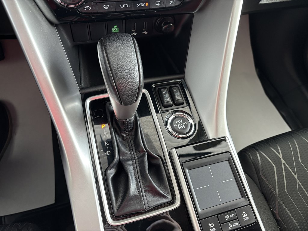 2019 Mitsubishi ECLIPSE CROSS SE w-Tech Pkg S-AWC in Saint-Georges, Quebec - 17 - w1024h768px