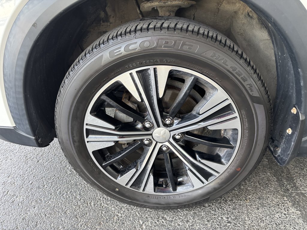 2019 Mitsubishi ECLIPSE CROSS SE w-Tech Pkg S-AWC in Saint-Georges, Quebec - 9 - w1024h768px