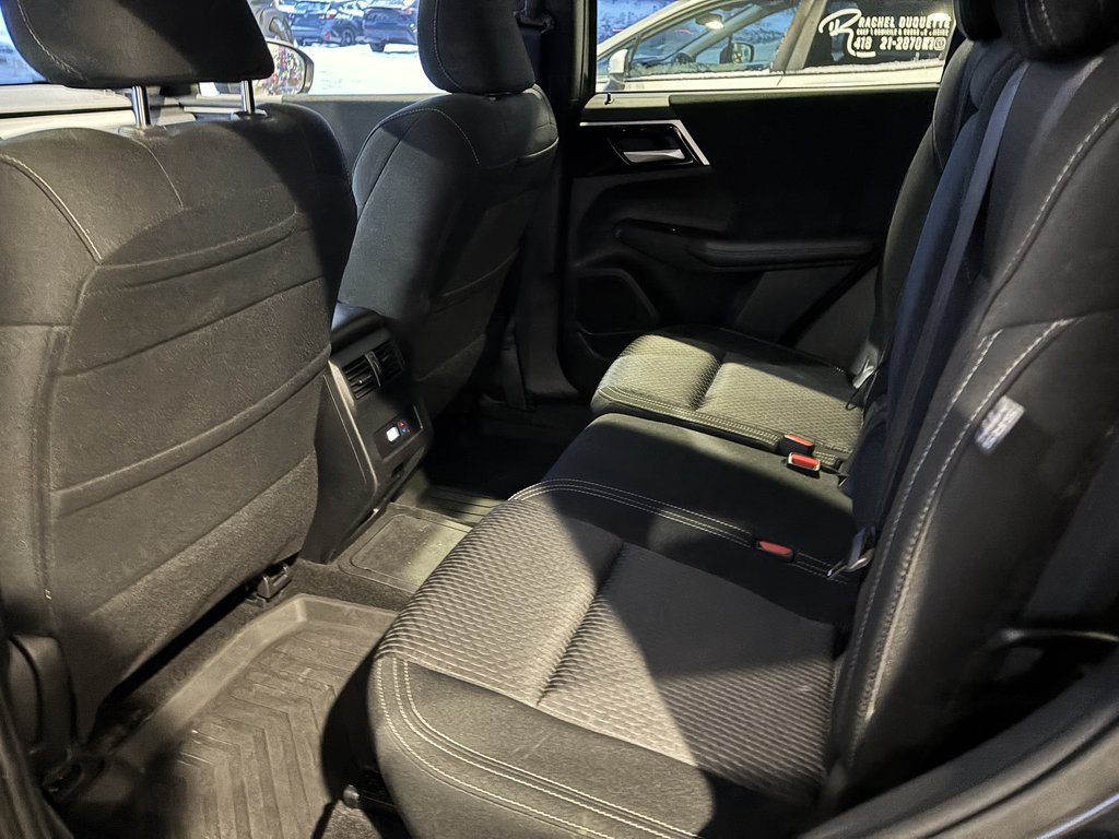 2025 Mitsubishi Outlander PHEV SE S-AWC in Saint-Georges, Quebec - 22 - w1024h768px