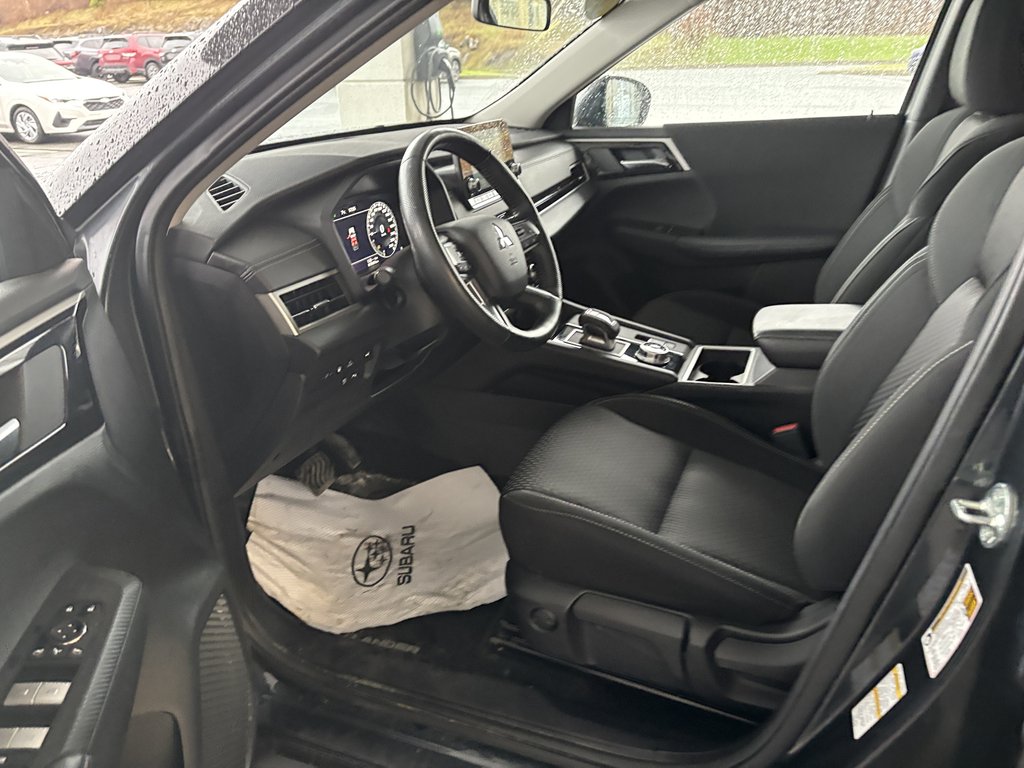 2025 Mitsubishi Outlander PHEV SE S-AWC in Saint-Georges, Quebec - 11 - w1024h768px