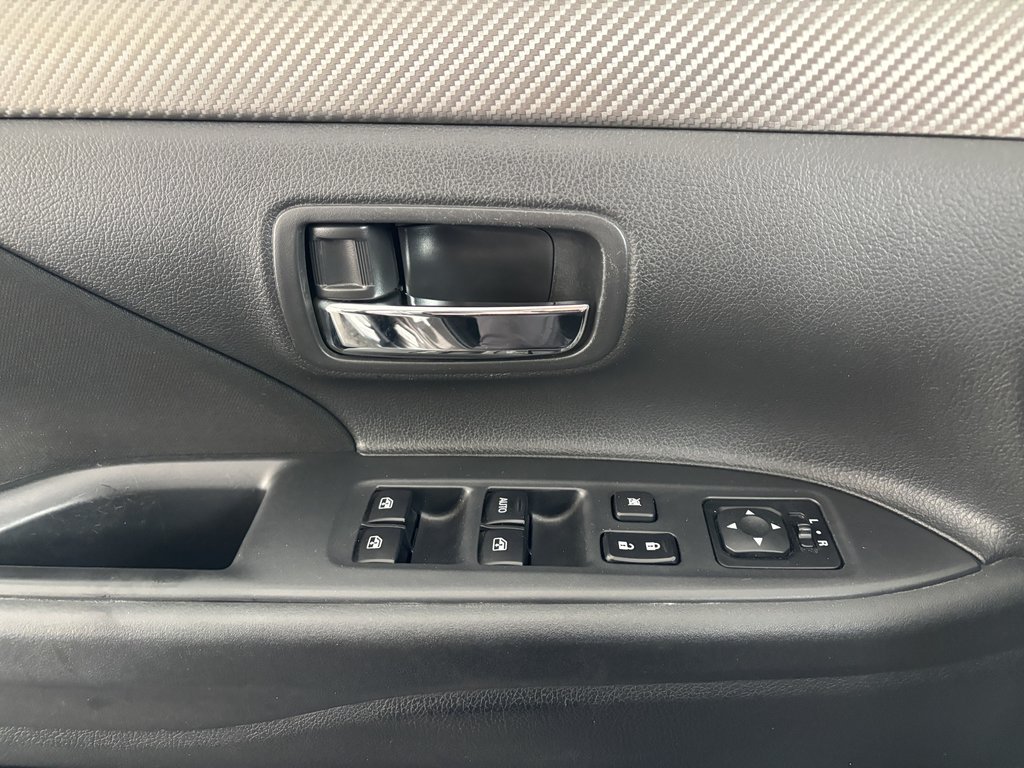 Mitsubishi Outlander AWC 4dr SE 2016 à Saint-Georges, Québec - 18 - w1024h768px