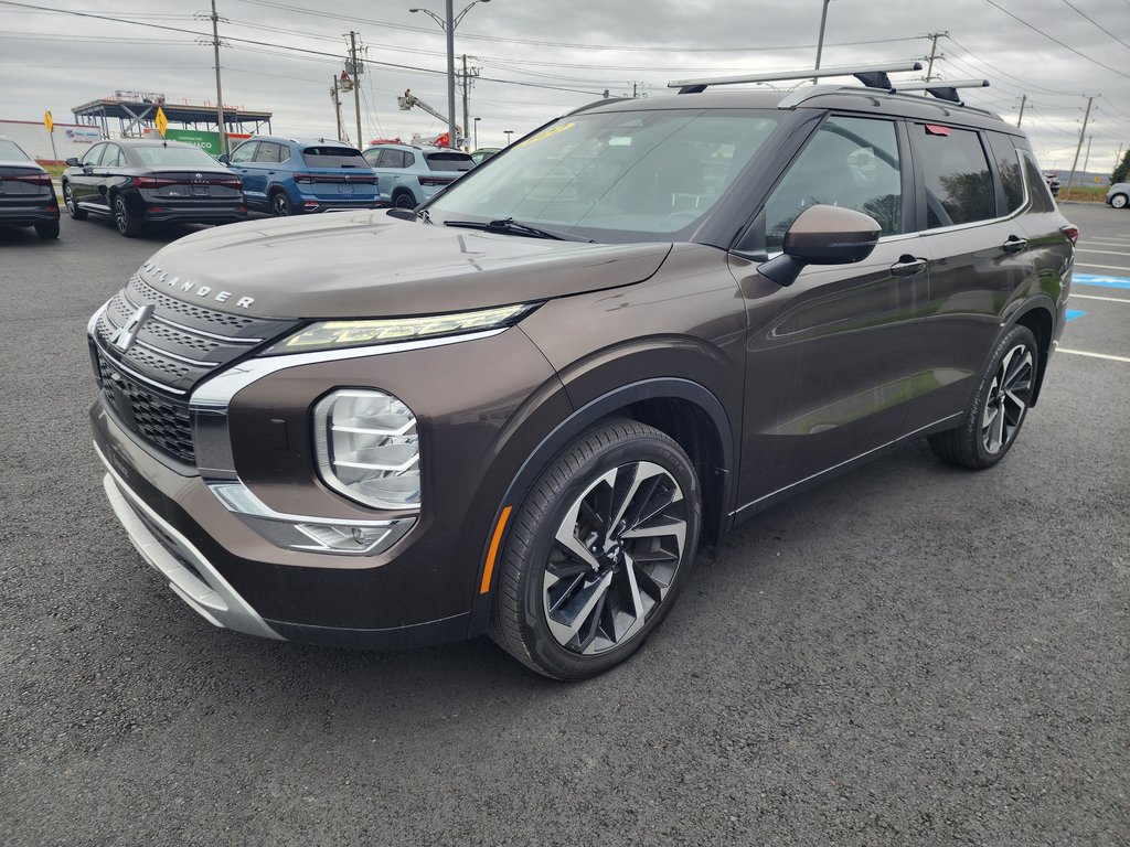 2022 Mitsubishi Outlander LE S-AWC in Saint-Georges, Quebec - 6 - w1024h768px