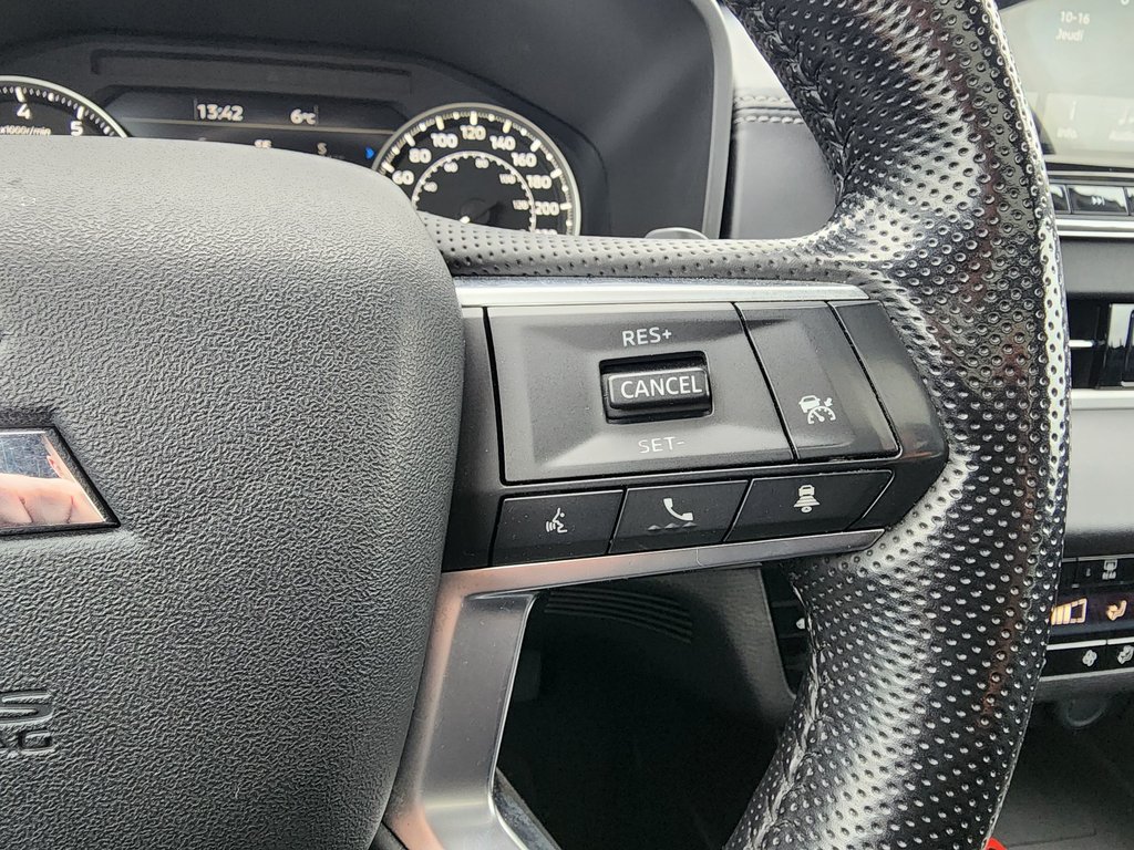 2022 Mitsubishi Outlander LE S-AWC in Saint-Georges, Quebec - 12 - w1024h768px