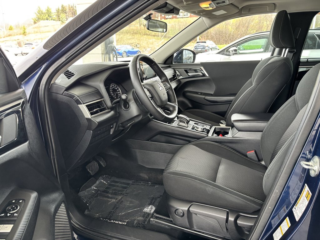 Mitsubishi Outlander SE S-AWC 2023 à Saint-Georges, Québec - 9 - w1024h768px