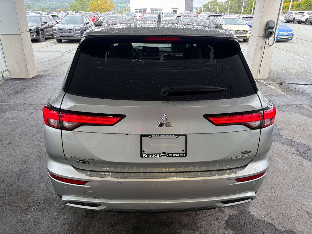 2023 Mitsubishi Outlander LE in Saint-Georges, Quebec - 4 - w1024h768px
