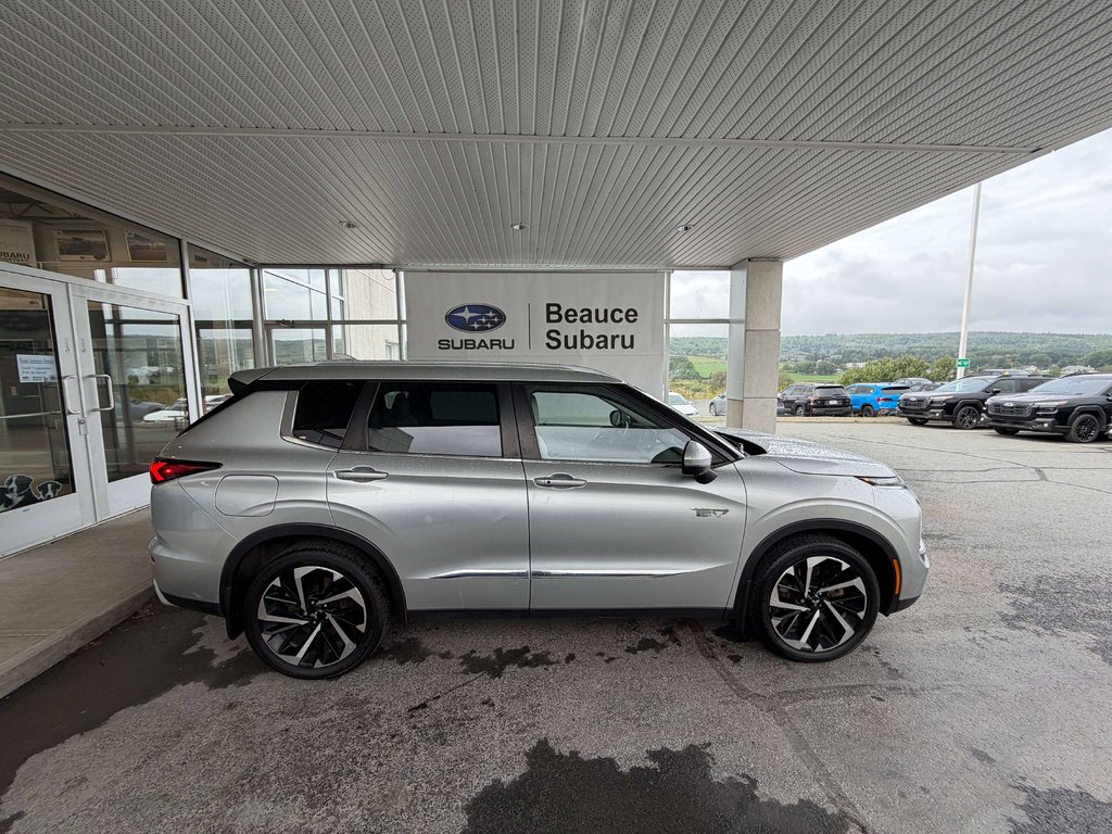 2023 Mitsubishi Outlander LE in Saint-Georges, Quebec - 2 - w1024h768px