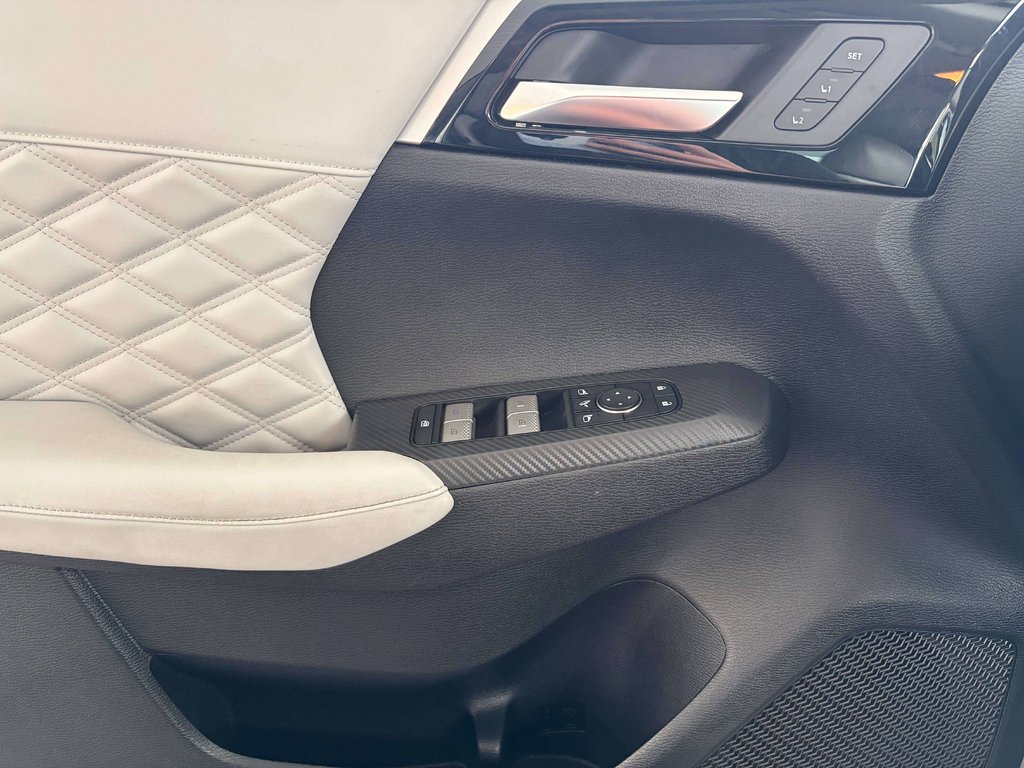 2023 Mitsubishi Outlander LE in Saint-Georges, Quebec - 18 - w1024h768px