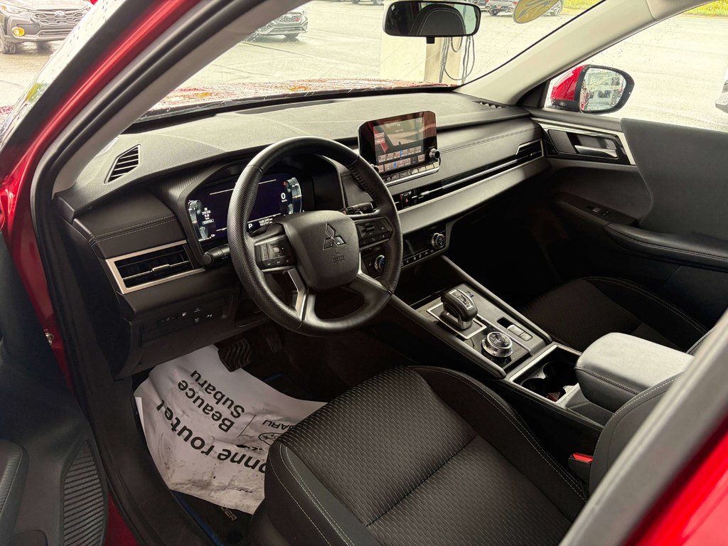 Mitsubishi Outlander ES 2024 à Saint-Georges, Québec - 10 - w1024h768px