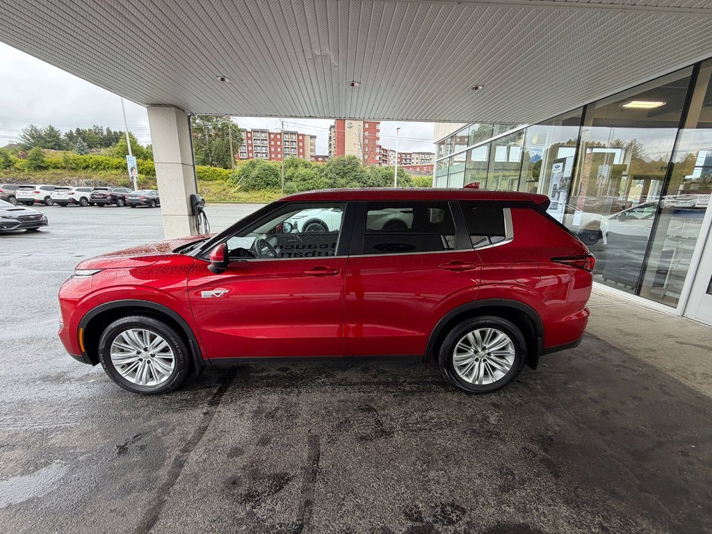 Mitsubishi Outlander ES 2024 à Saint-Georges, Québec - 6 - w1024h768px