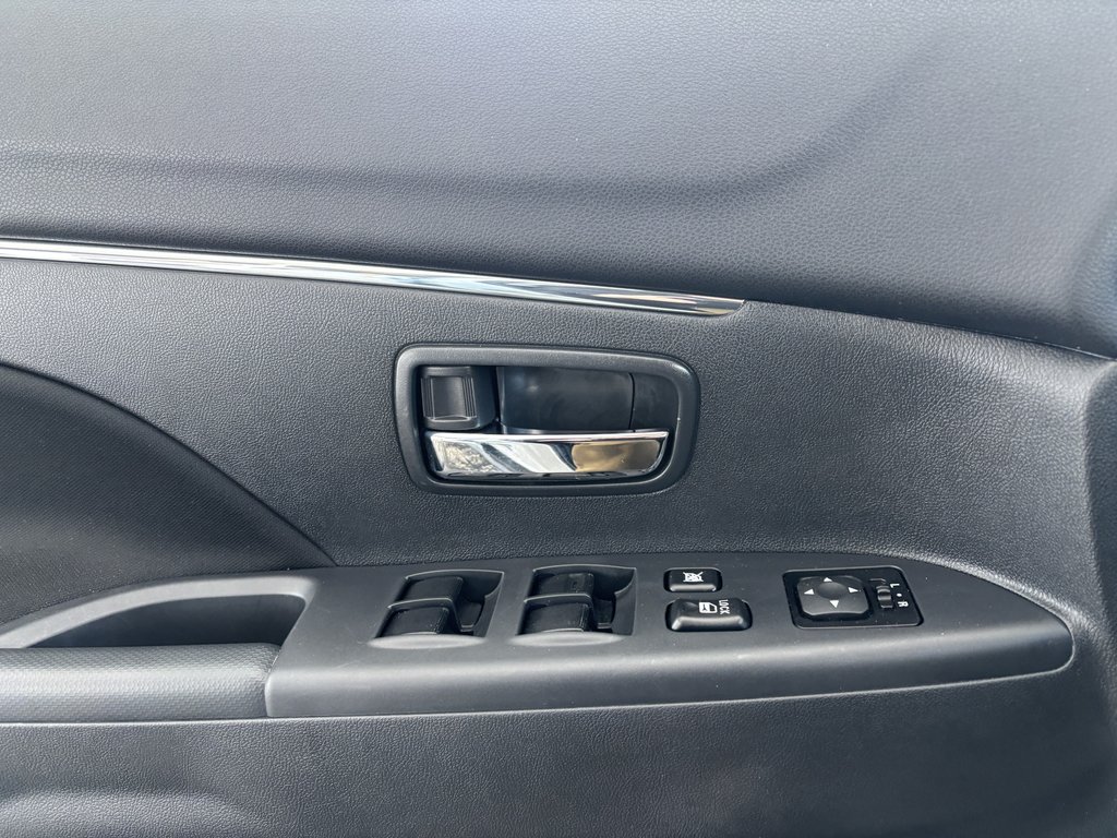 2024 Mitsubishi RVR SE AWC in Saint-Georges, Quebec - 21 - w1024h768px