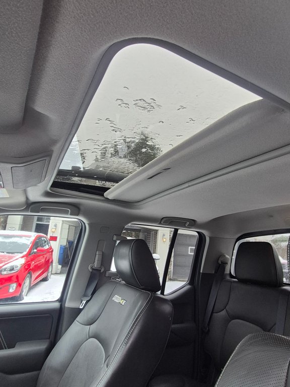 Nissan Frontier 4WD Crew Cab SWB Auto PRO-4X 2016 à Saint-Georges, Québec - 9 - w1024h768px