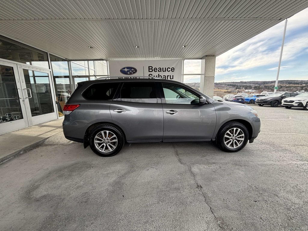 2015 Nissan Pathfinder 4WD 4dr SV in Saint-Georges, Quebec - 2 - w1024h768px