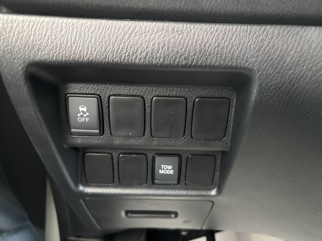 Nissan Pathfinder 4WD 4dr SV 2017 à Saint-Georges, Québec - 19 - w1024h768px