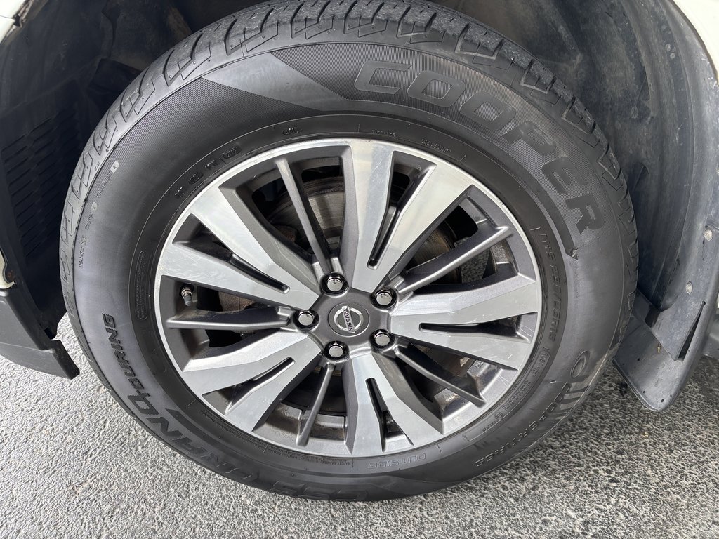 Nissan Pathfinder 4WD 4dr SV 2017 à Saint-Georges, Québec - 9 - w1024h768px