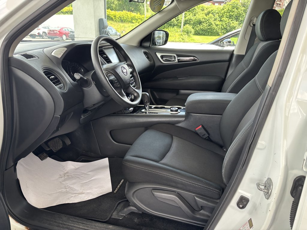 Nissan Pathfinder 4WD 4dr SV 2017 à Saint-Georges, Québec - 10 - w1024h768px