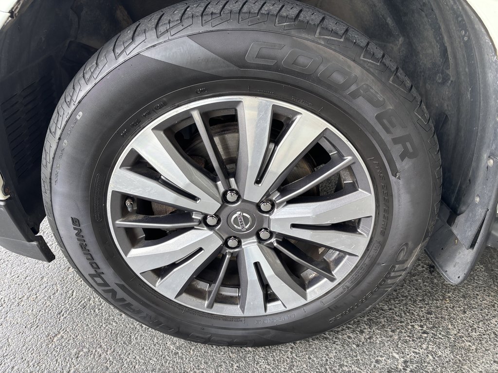 Nissan Pathfinder 4WD 4dr SV 2017 à Saint-Georges, Québec - 9 - w1024h768px