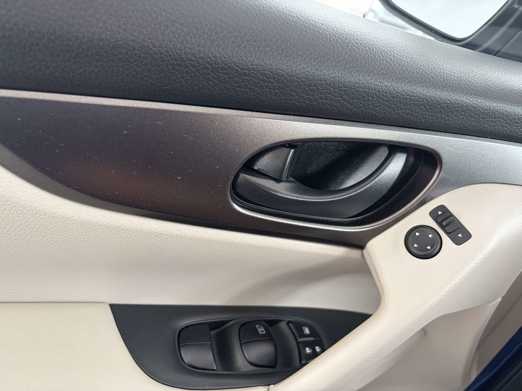 2021 Nissan Qashqai FWD S CVT in Saint-Georges, Quebec - 14 - w1024h768px
