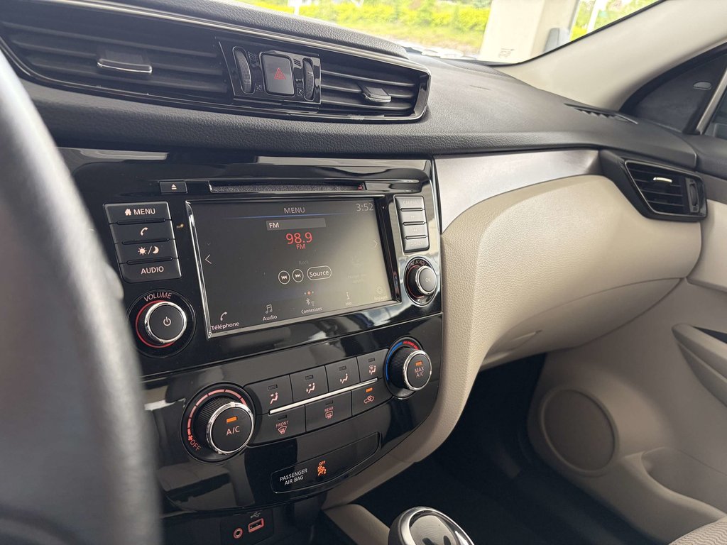 2021 Nissan Qashqai FWD S CVT in Saint-Georges, Quebec - 10 - w1024h768px
