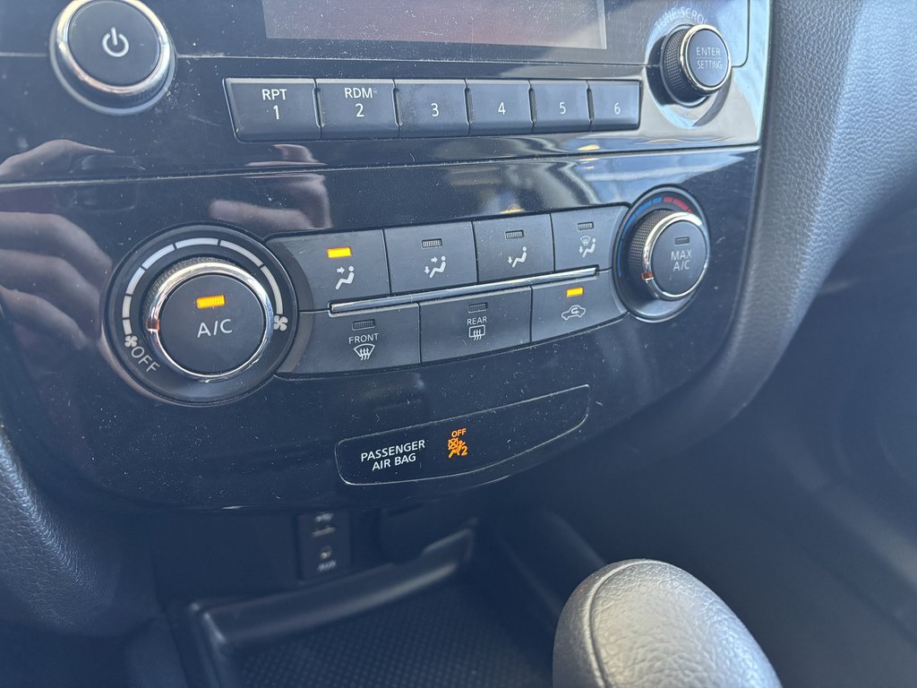 2014 Nissan Rogue AWD 4dr SV in Saint-Georges, Quebec - 16 - w1024h768px