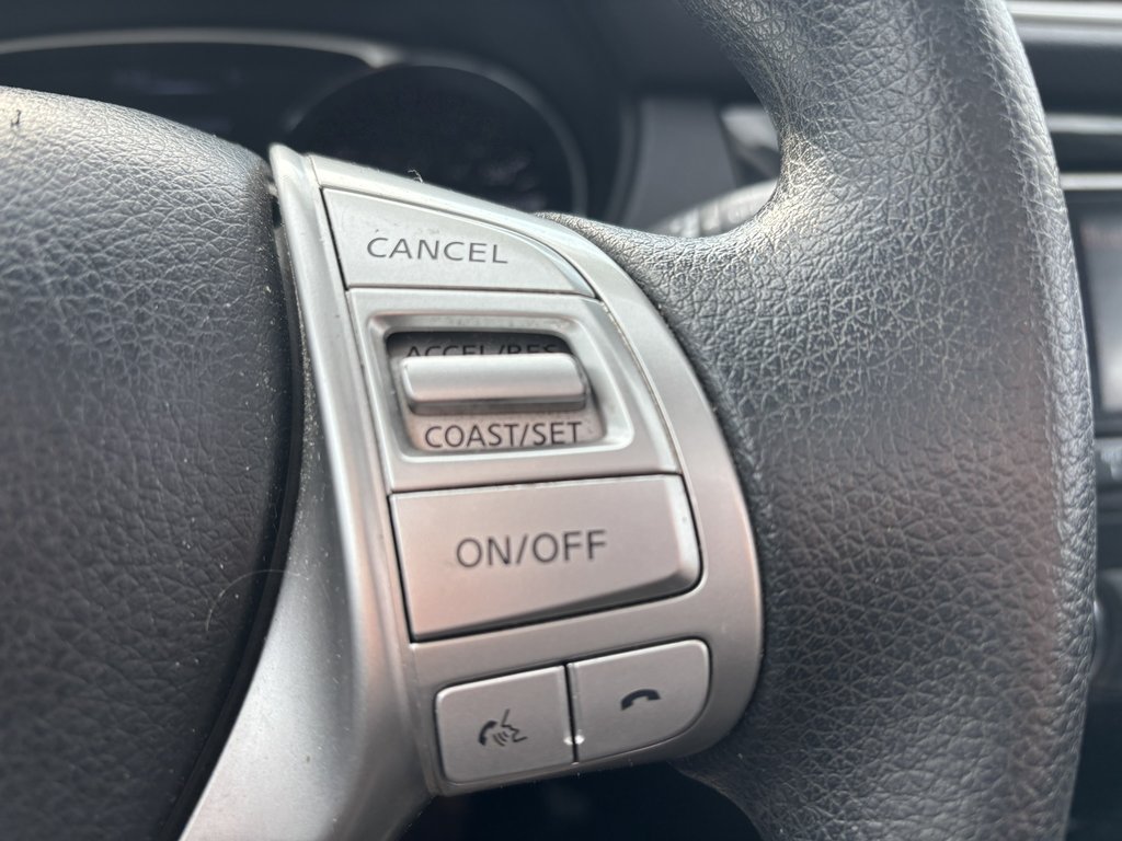 2014 Nissan Rogue AWD 4dr SV in Saint-Georges, Quebec - 10 - w1024h768px