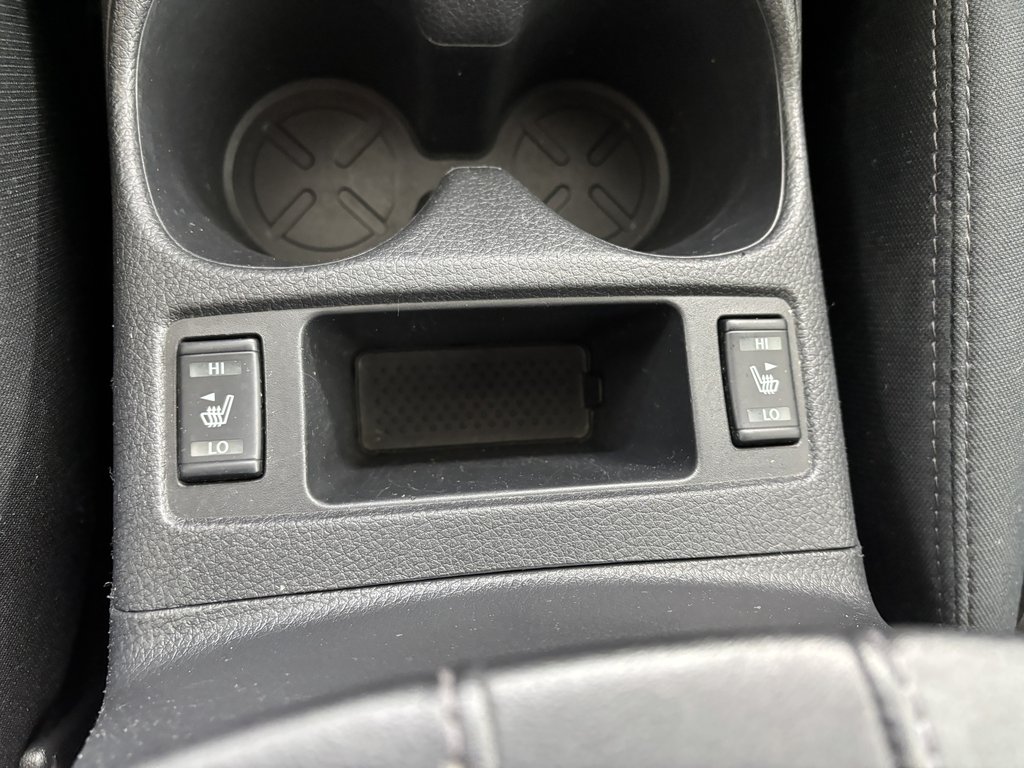 2017 Nissan Rogue FWD 4dr S in Saint-Georges, Quebec - 17 - w1024h768px