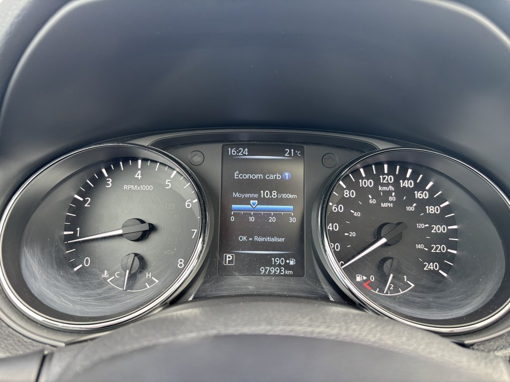 2017 Nissan Rogue AWD 4dr SL Platinum in Saint-Georges, Quebec - 13 - w1024h768px
