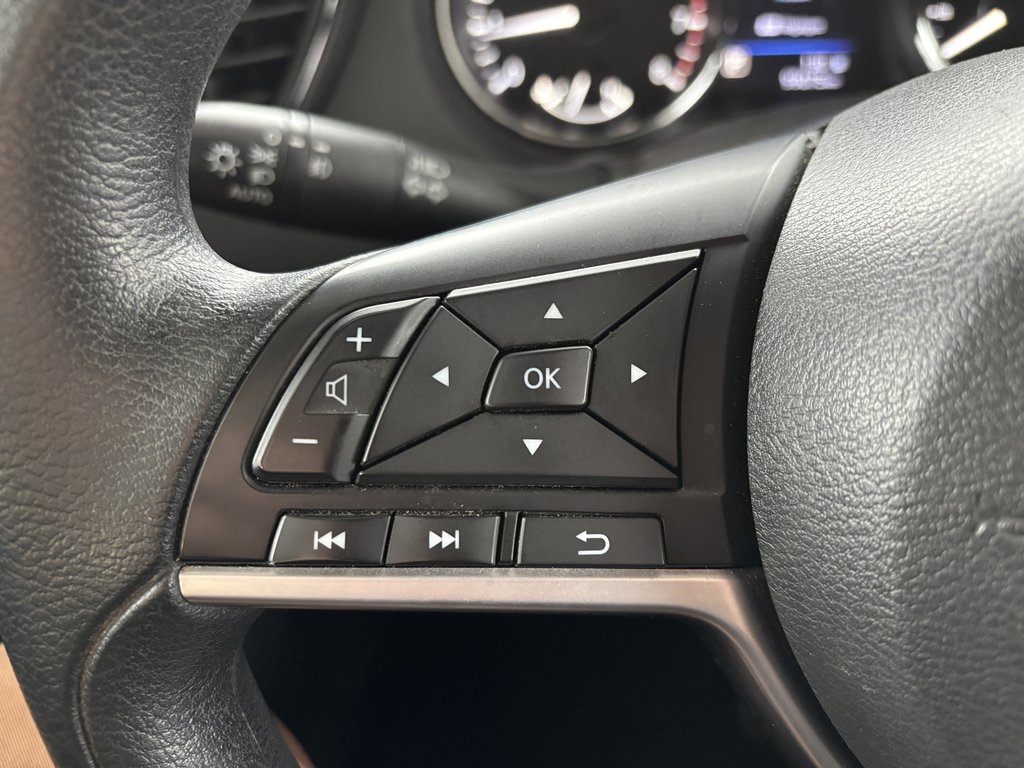 2019 Nissan Rogue AWD SV in Saint-Georges, Quebec - 14 - w1024h768px