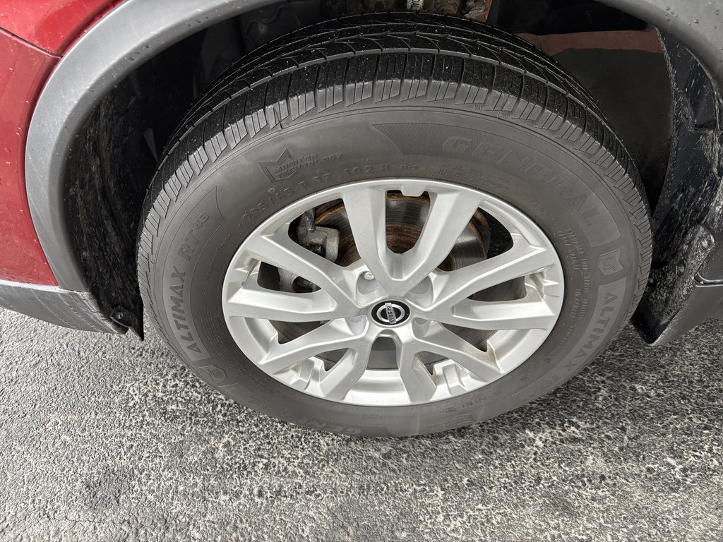 2019 Nissan Rogue AWD SV in Saint-Georges, Quebec - 9 - w1024h768px