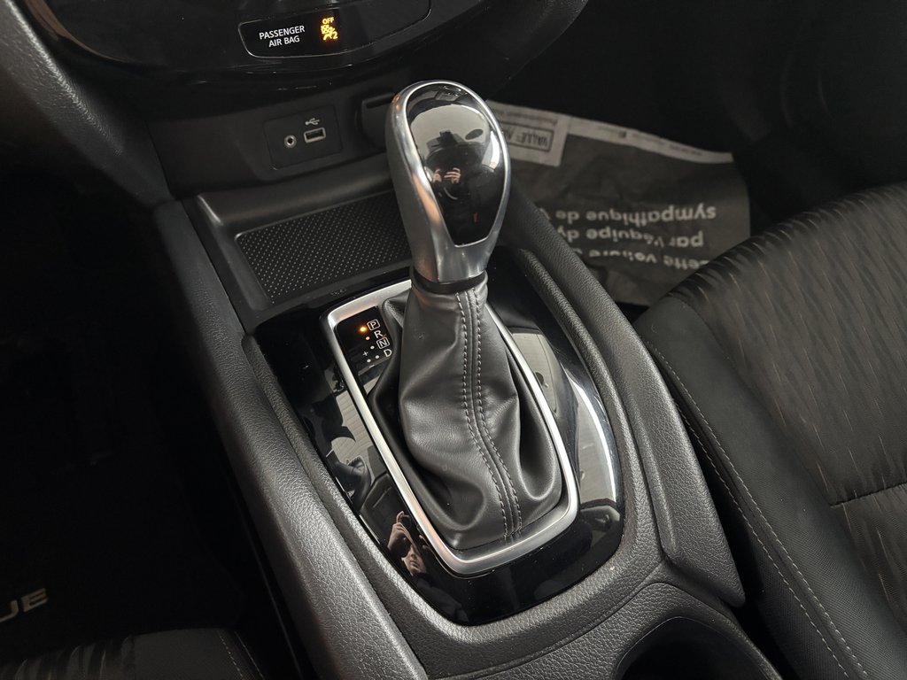 2019 Nissan Rogue AWD SV in Saint-Georges, Quebec - 17 - w1024h768px