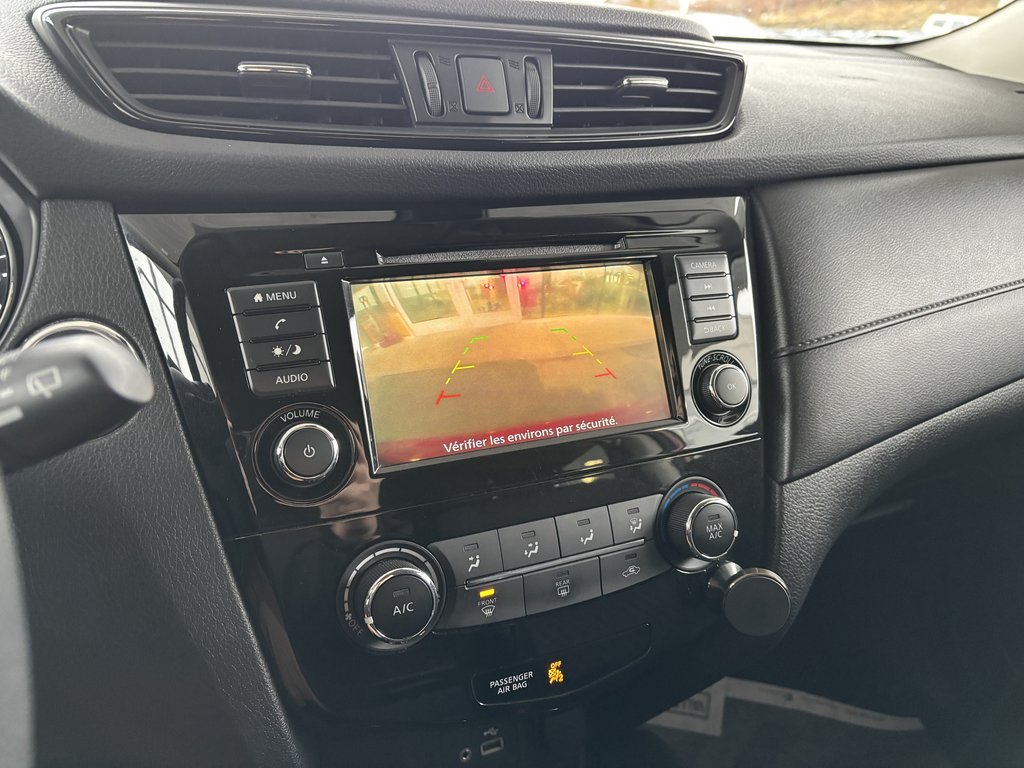 2019 Nissan Rogue AWD SV in Saint-Georges, Quebec - 16 - w1024h768px