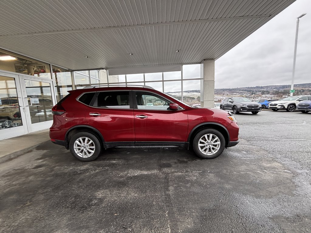 2019 Nissan Rogue AWD SV in Saint-Georges, Quebec - 2 - w1024h768px