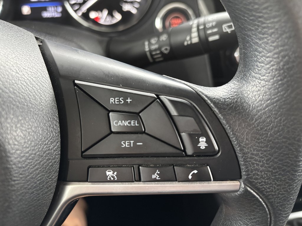 2019 Nissan Rogue AWD SV in Saint-Georges, Quebec - 13 - w1024h768px
