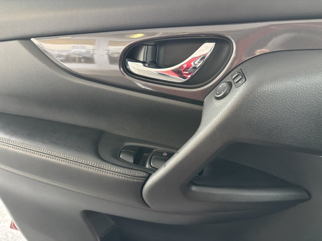 2019 Nissan Rogue AWD SV in Saint-Georges, Quebec - 20 - w1024h768px